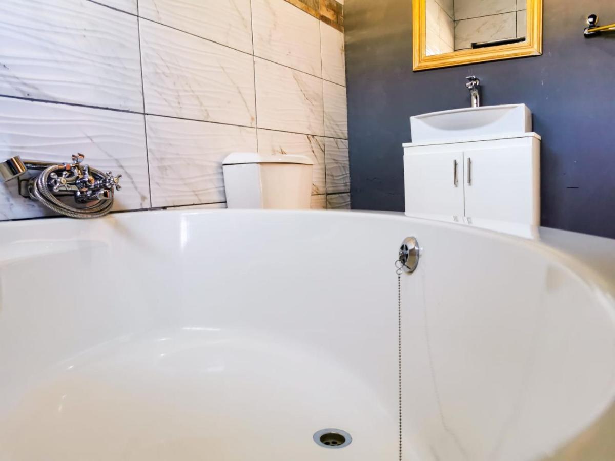 Genesis Guesthouze Otel Bela-Bela Dış mekan fotoğraf